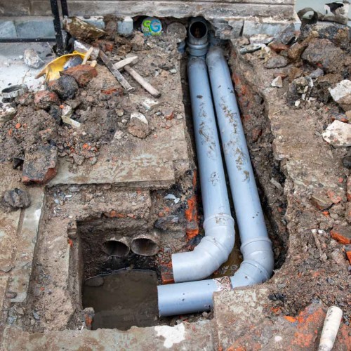 Changing damaged drain pipes
